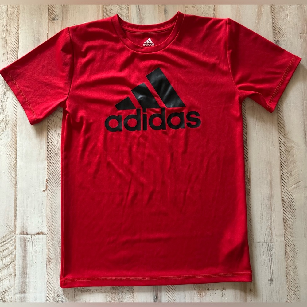 Adidas Youth Medium Red Graphic Short Sleeve Tee